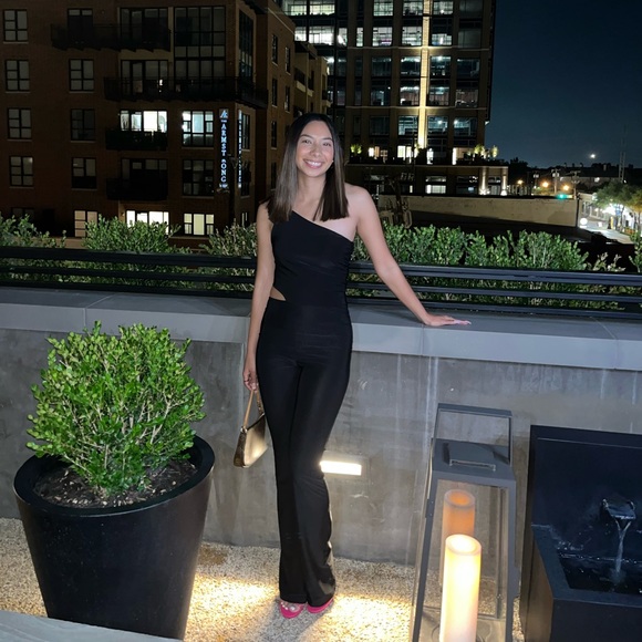 Meet your Posher, Cecilia - Picture 1 of 1